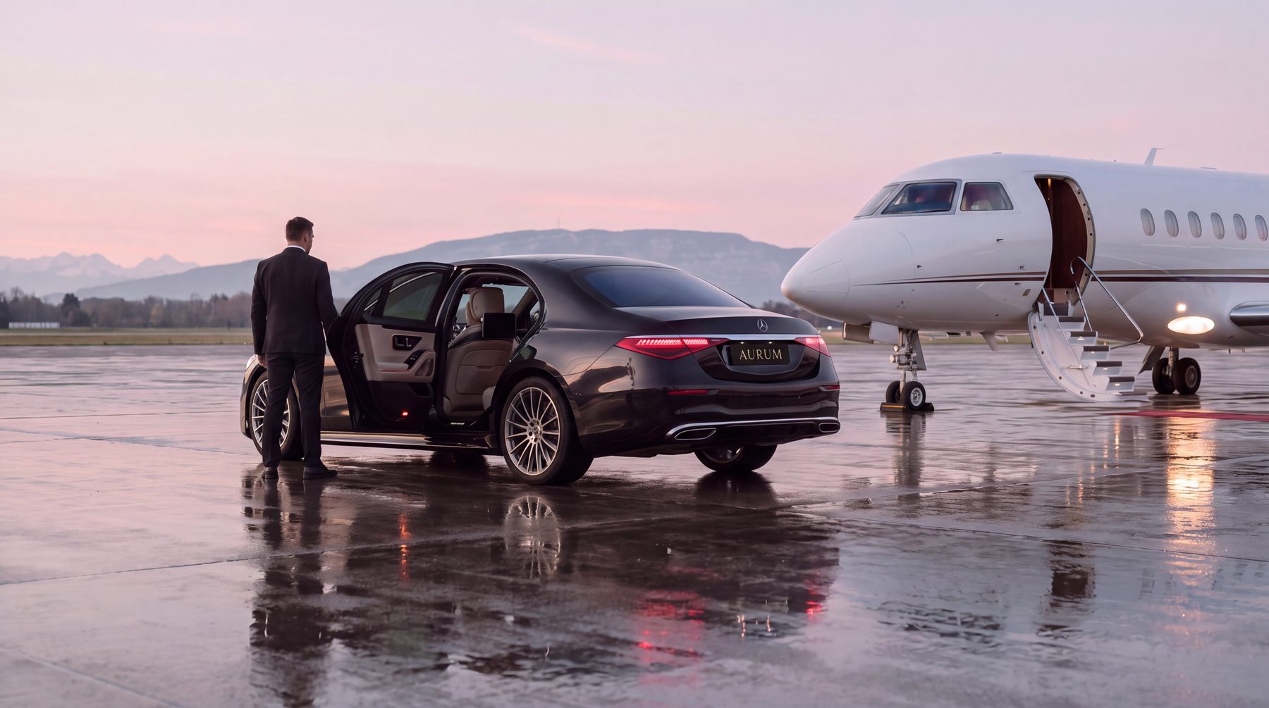 Mercedes Classe S AURUM au pied d'un jet privé, aéroport de Genève à l'aube